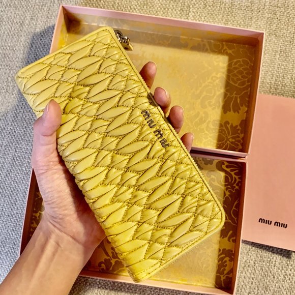 Miu Miu Portafogoli Nappa Cloquet Polline - Picture 4 of 7